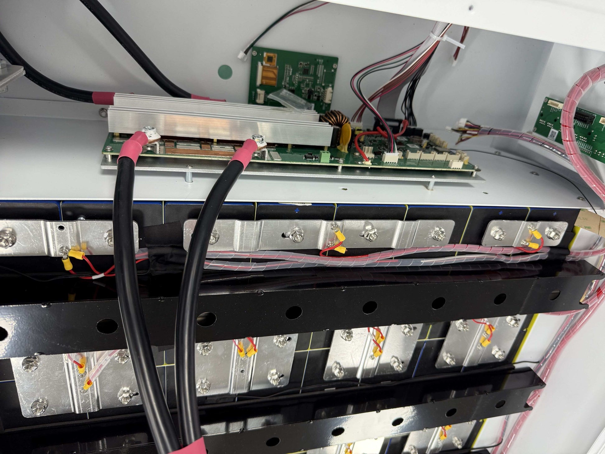 (Copy) SPower Vertical Standing LiFePO4 Lithium Battery 48V 51.2V 628AH 32KWH PACE BMS Touch Display