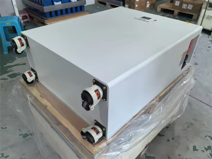 SPower Vertical Standing LiFePO4 Lithium Battery 48V 51.2V 628AH 32KWH JK or PACE BMS Touch Display